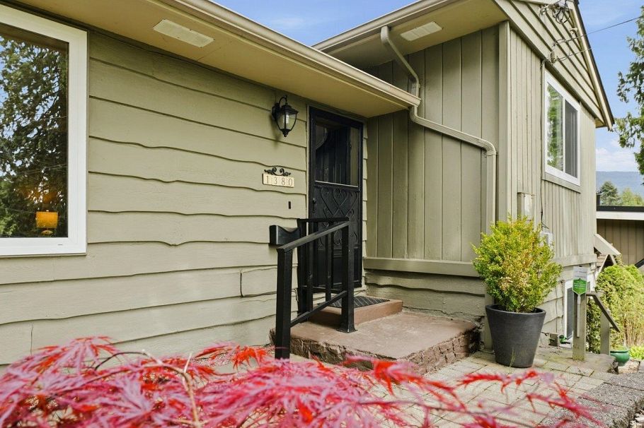 1380 Coleman Street North Vancouver, BC - 5