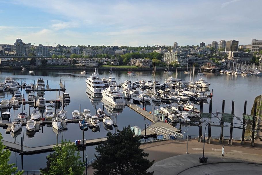 902 1199 Marinaside Crescent Vancouver, BC - 2