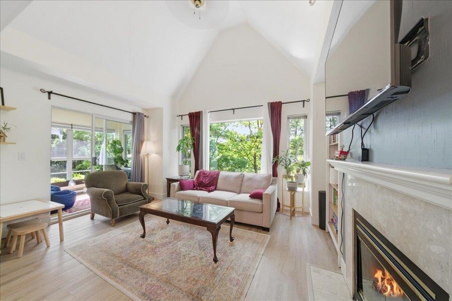 309 1550 Fell Avenue North Vancouver, BC - 3
