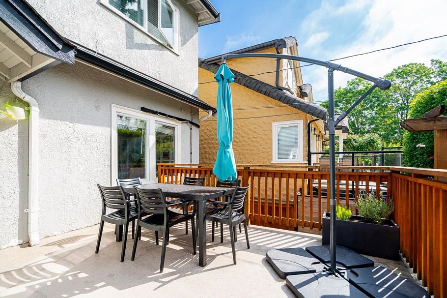 242 W 21st Avenue Vancouver, BC - 20