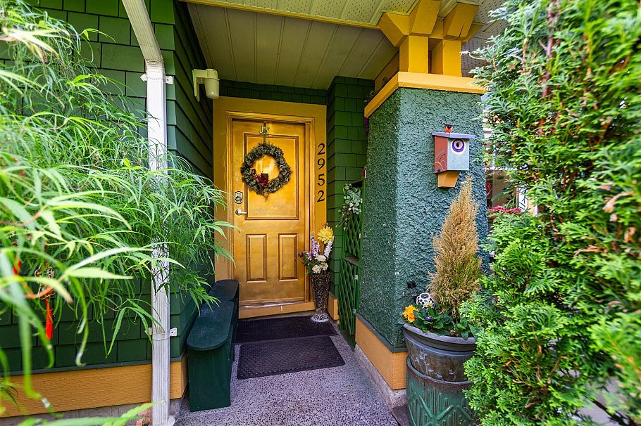 2952 W 8th Avenue Vancouver, BC - 3