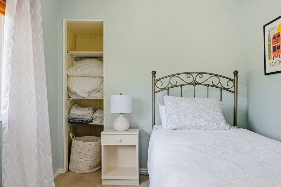 1380 Coleman Street North Vancouver, BC - 32