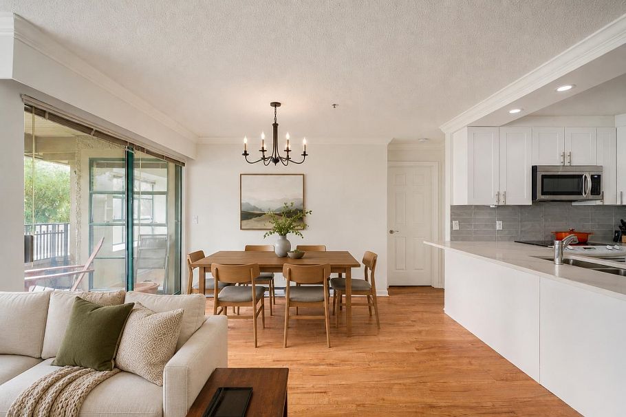205 3788 W 8th Avenue Vancouver, BC - 8