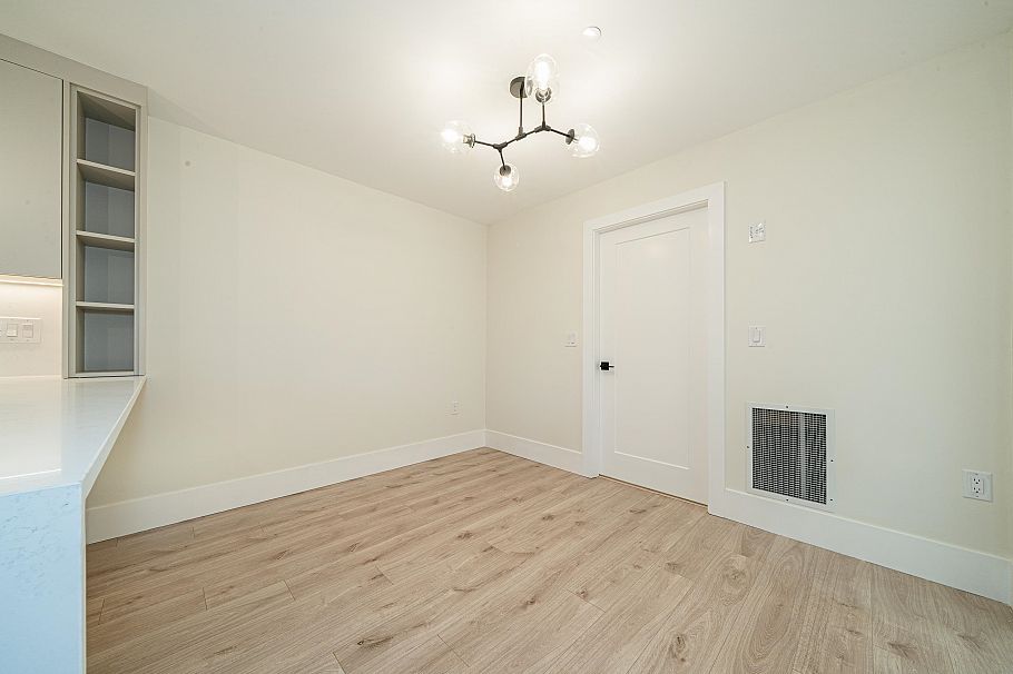 970 Park Drive Vancouver, BC - 13