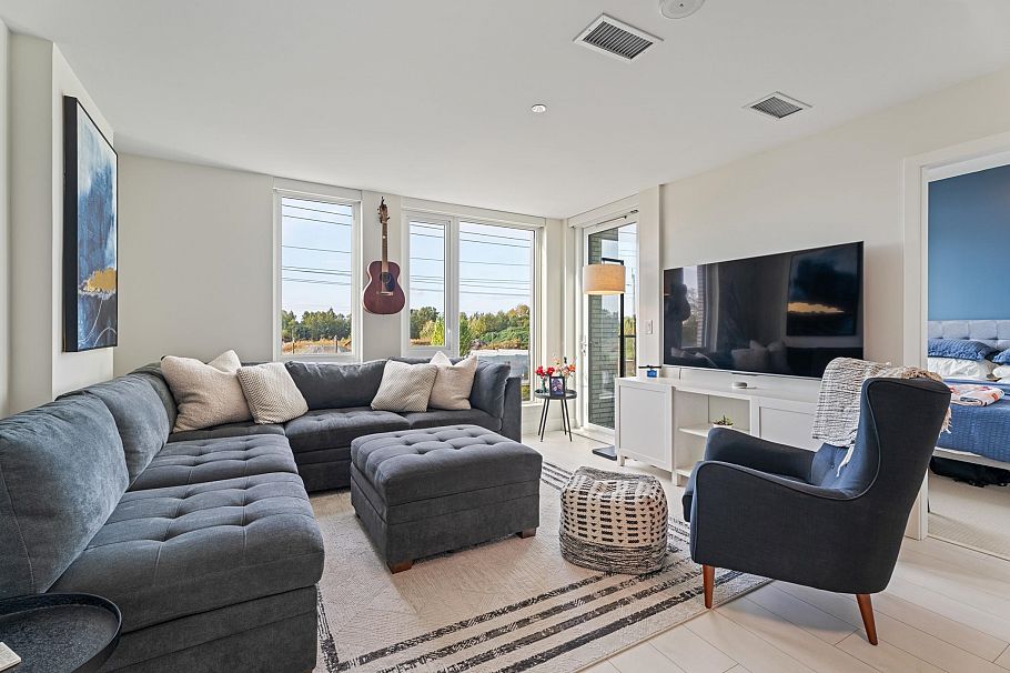 360 8575 Rivergrass Drive Vancouver, BC - 1