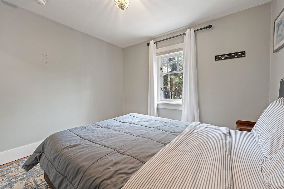 2820 W 13th Avenue Vancouver, BC - 22