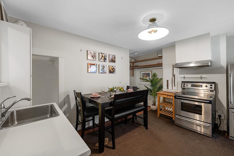 2820 W 13th Avenue Vancouver, BC - 6