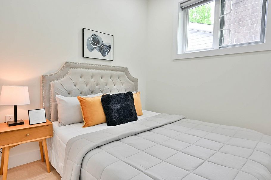 4874-A Lanark Street Vancouver, BC - 4