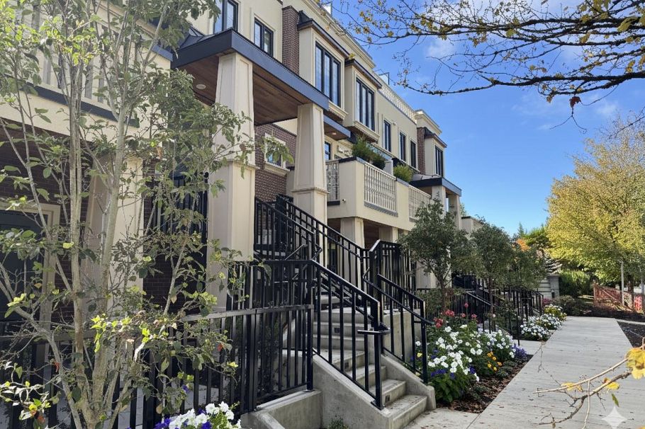 107 918 W 32nd Avenue Vancouver, BC - 1