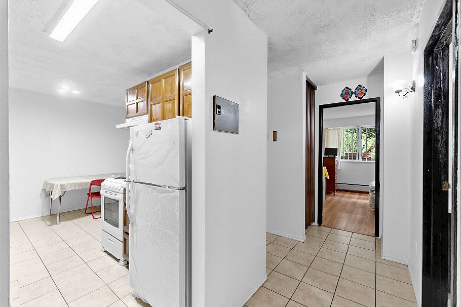 111 588 E 5 Street Vancouver, BC - 11