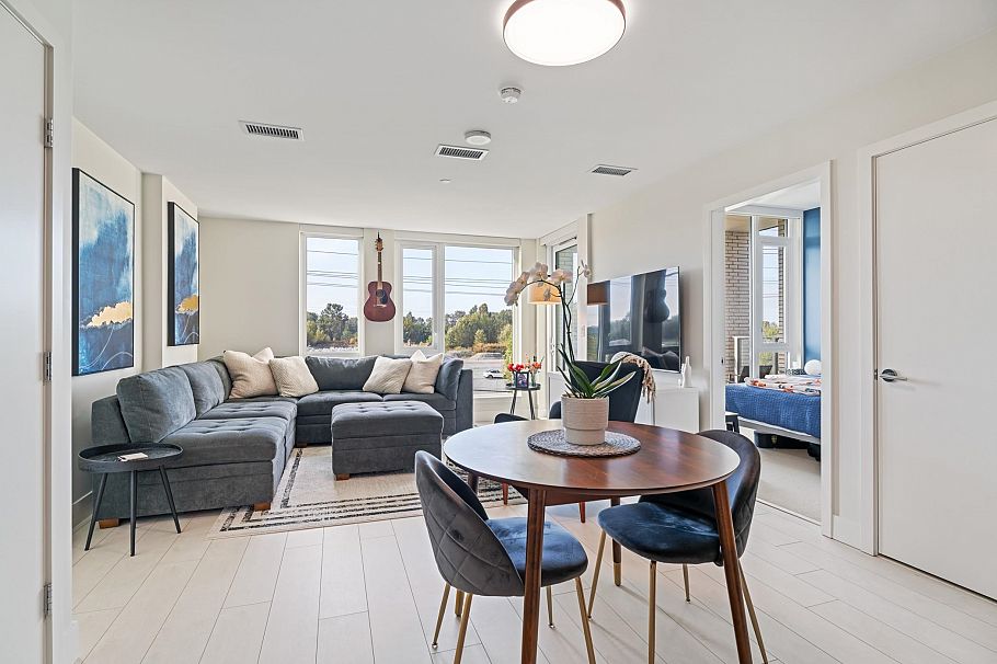360 8575 Rivergrass Drive Vancouver, BC - 2
