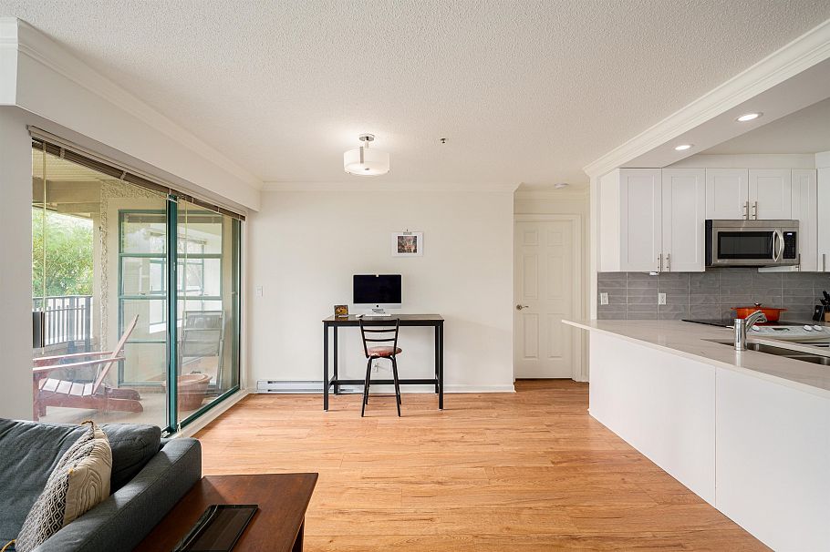 205 3788 W 8th Avenue Vancouver, BC - 9