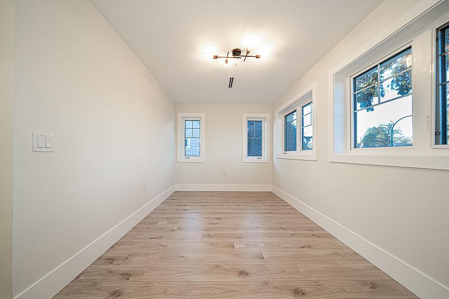 970 Park Drive Vancouver, BC - 19