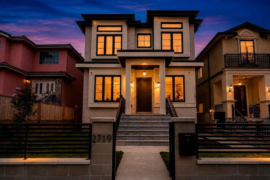 2719 E 46th Avenue Vancouver, BC - 1