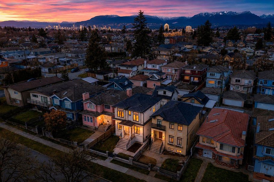 2719 E 46th Avenue Vancouver, BC - 35