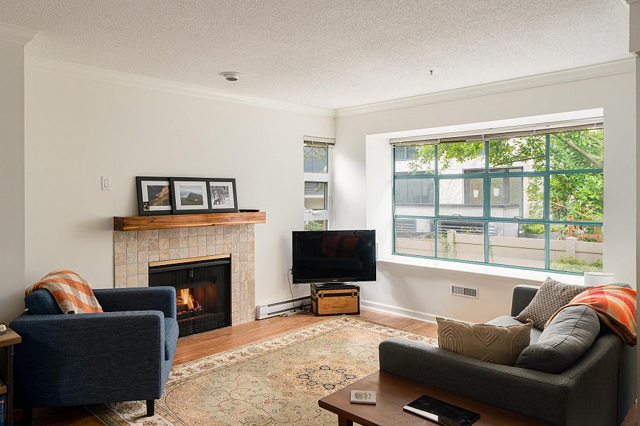 205 3788 W 8th Avenue Vancouver, BC - 4