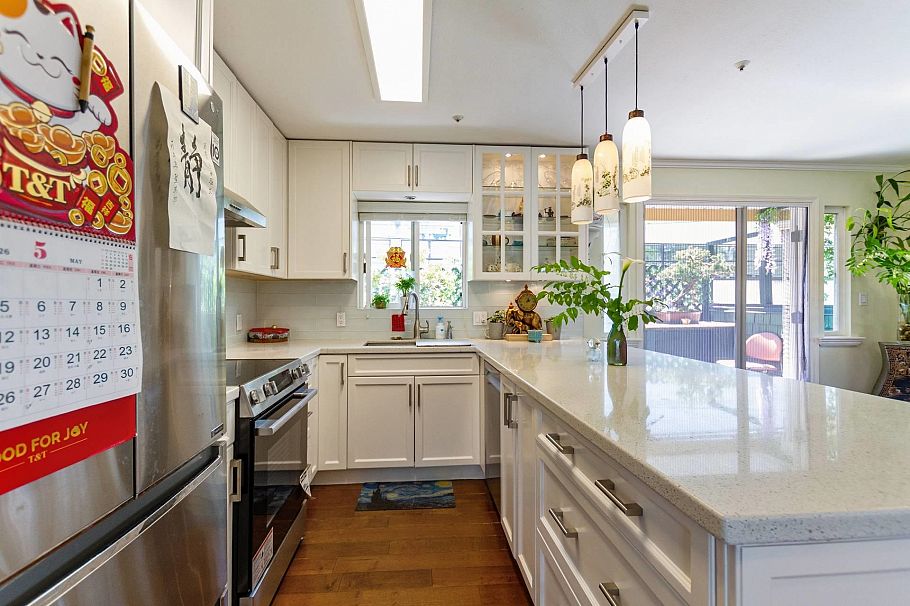 2952 W 8th Avenue Vancouver, BC - 6