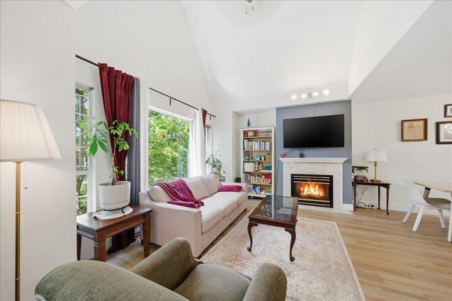 309 1550 Fell Avenue North Vancouver, BC - 4