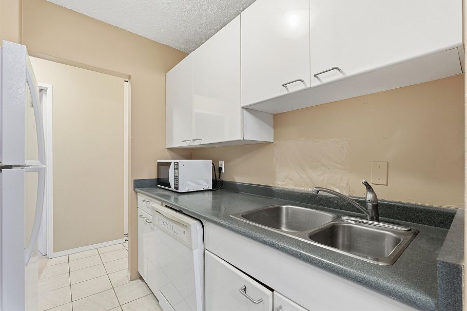808 2020 Fullerton Avenue North Vancouver, BC - 11