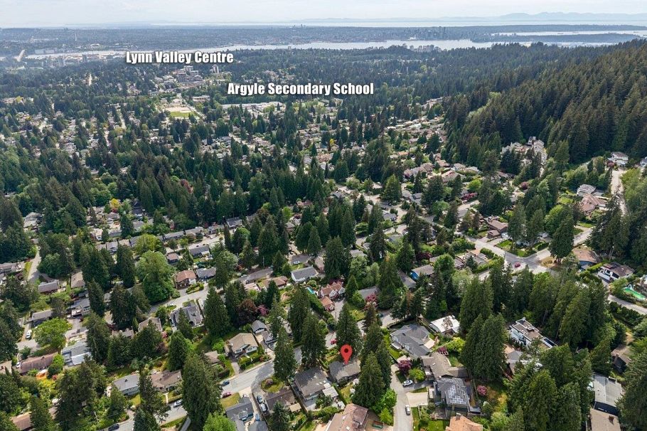 1380 Coleman Street North Vancouver, BC - 15