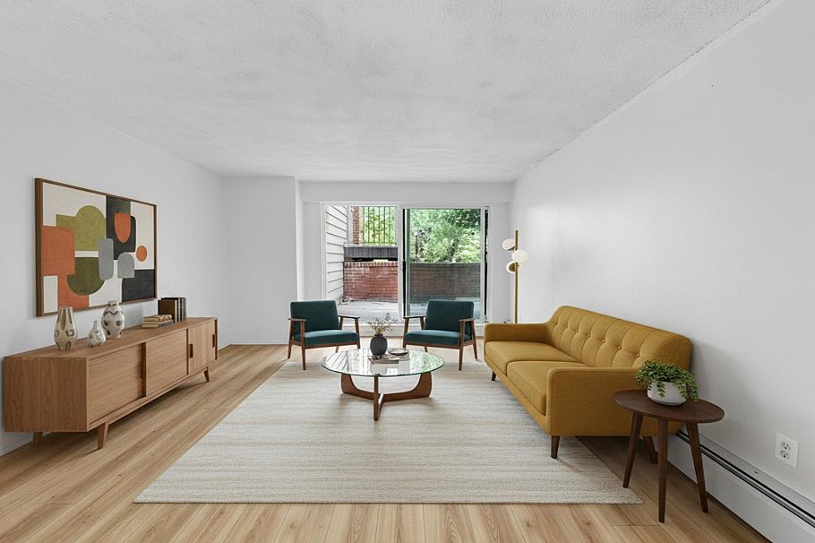 111 588 E 5 Street Vancouver, BC - 2