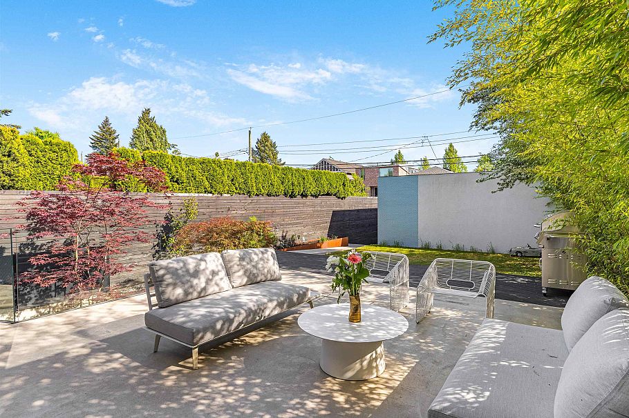 366 W 22nd Avenue Vancouver, BC - 38