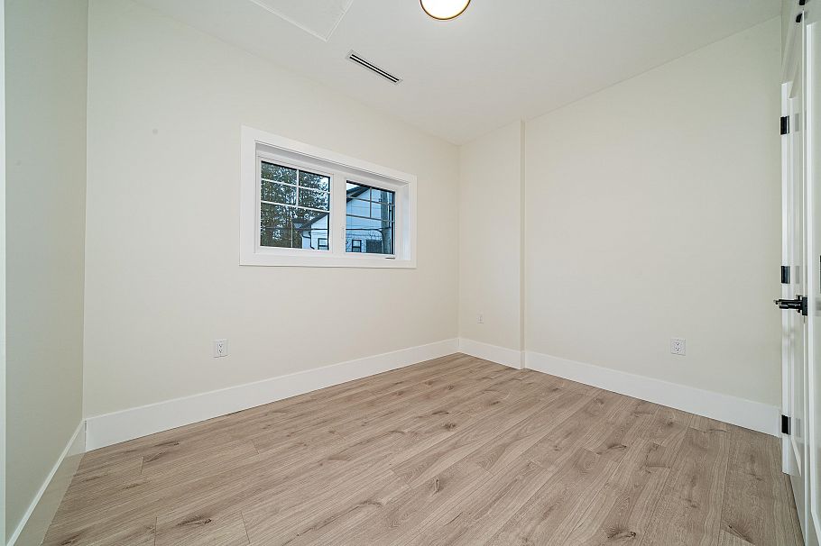 972 Park Drive Vancouver, BC - 25