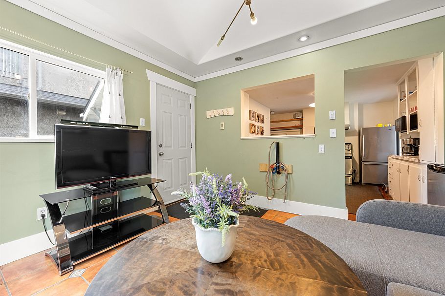 2820 W 13th Avenue Vancouver, BC - 18