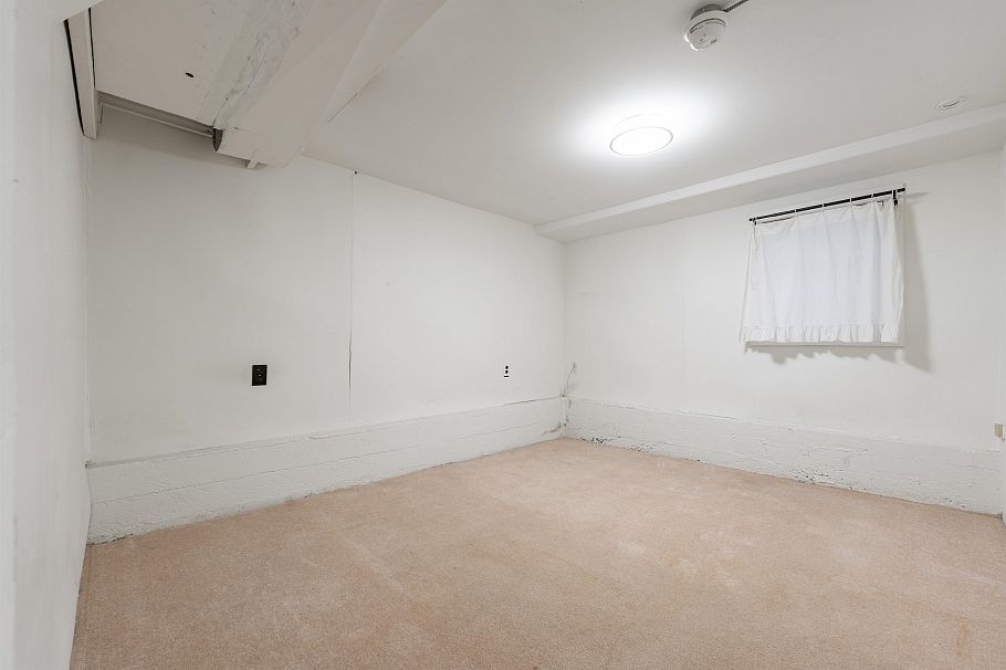 2820 W 13th Avenue Vancouver, BC - 17