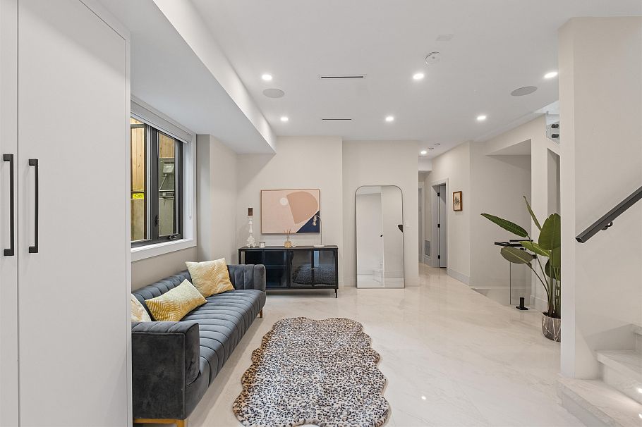 1126 Heywood Street North Vancouver, BC - 22