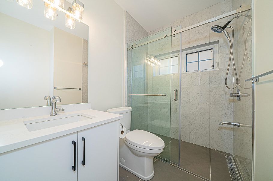 970 Park Drive Vancouver, BC - 11