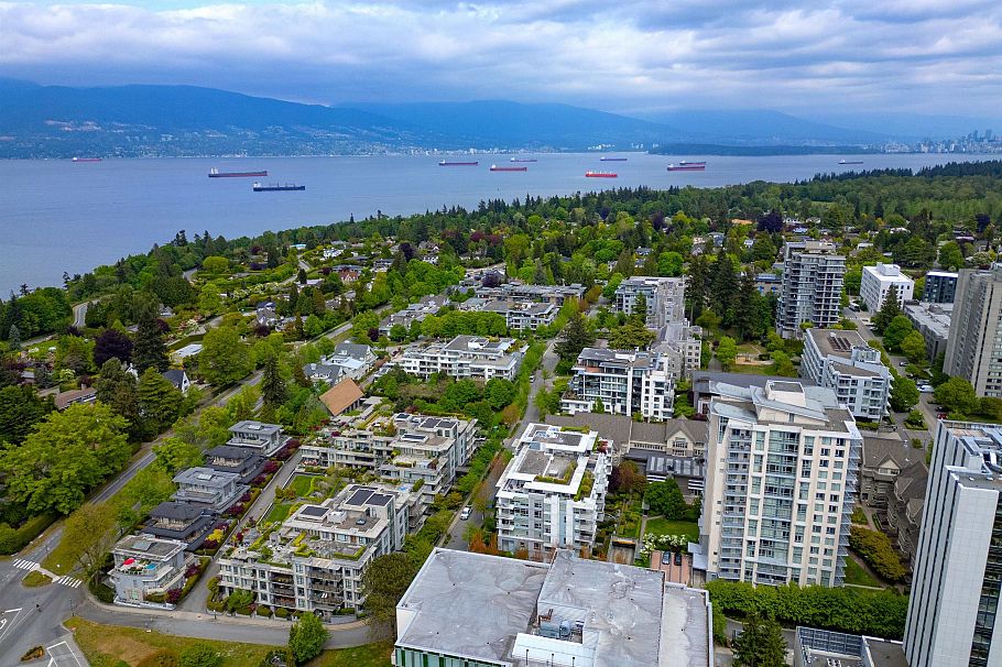 604 6080 Iona Drive Vancouver, BC - 35