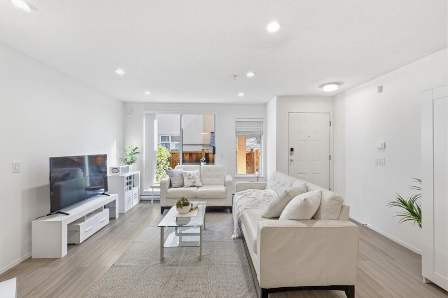 20 3428 Adanac Street Vancouver, BC - 9