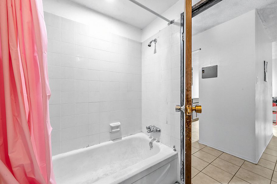 111 588 E 5 Street Vancouver, BC - 17