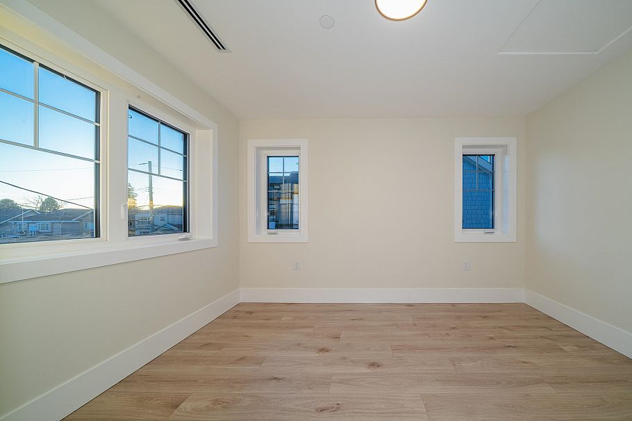 970 Park Drive Vancouver, BC - 23