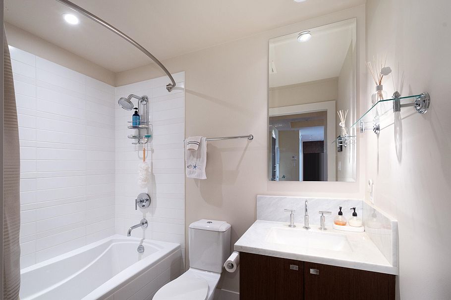 604 6080 Iona Drive Vancouver, BC - 33
