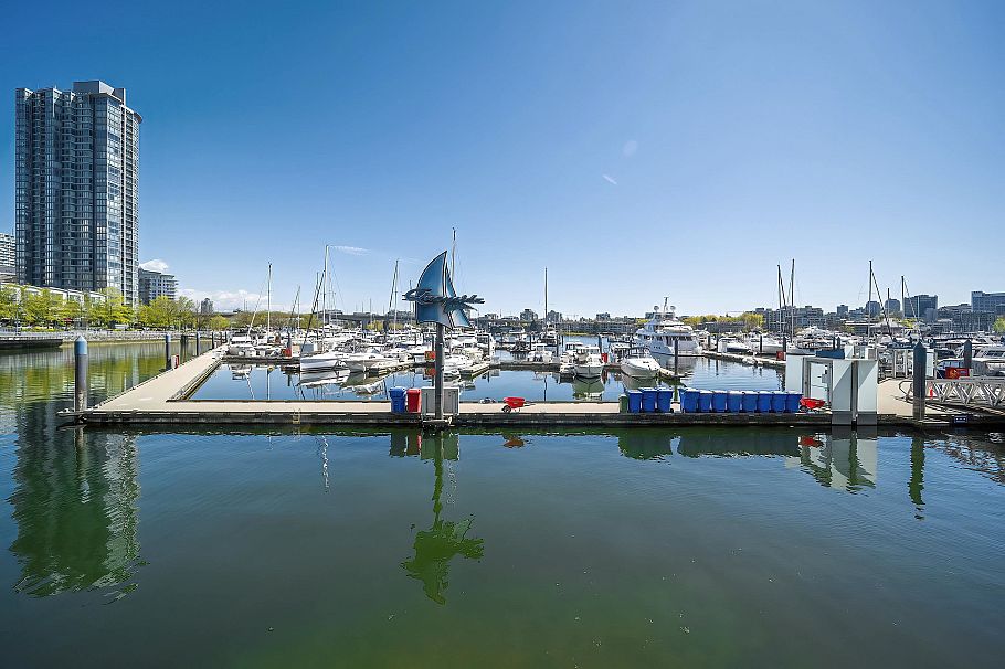902 1199 Marinaside Crescent Vancouver, BC - 36