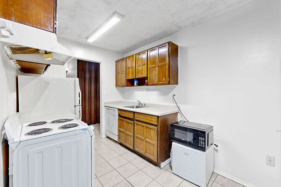 111 588 E 5 Street Vancouver, BC - 15