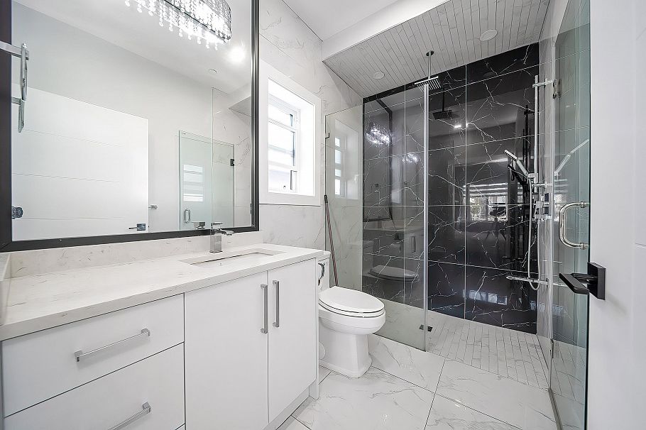 749 E 60th Avenue Vancouver, BC - 11