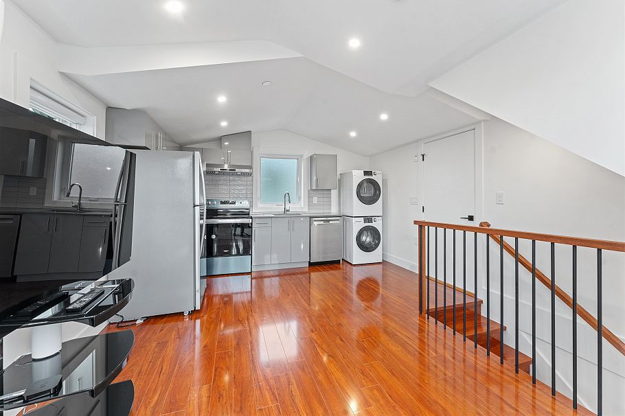 2719 E 46th Avenue Vancouver, BC - 26