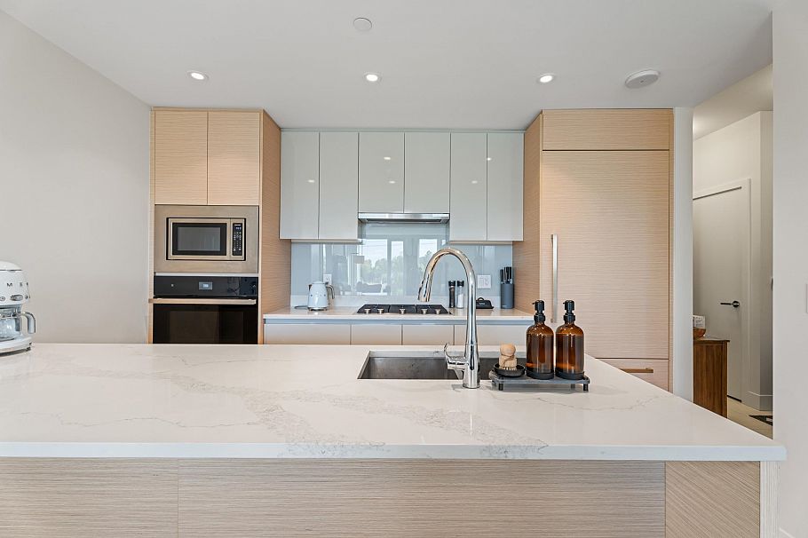 360 8575 Rivergrass Drive Vancouver, BC - 3