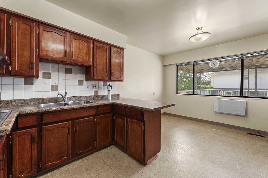 2514 E 49th Avenue Vancouver, BC - 7