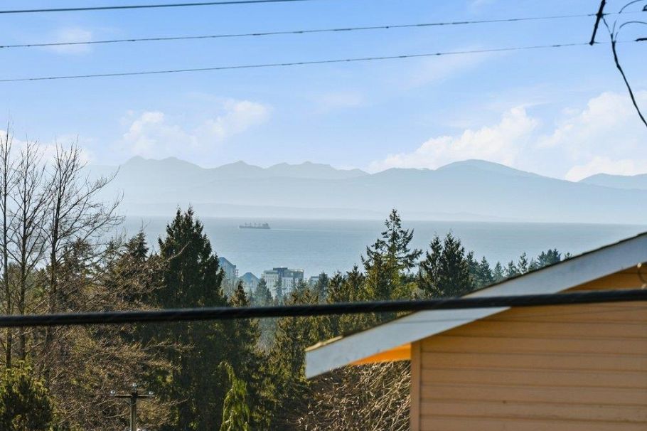 3298 Mahon Avenue North Vancouver, BC - 24