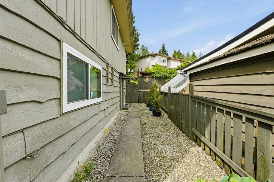 1380 Coleman Street North Vancouver, BC - 35