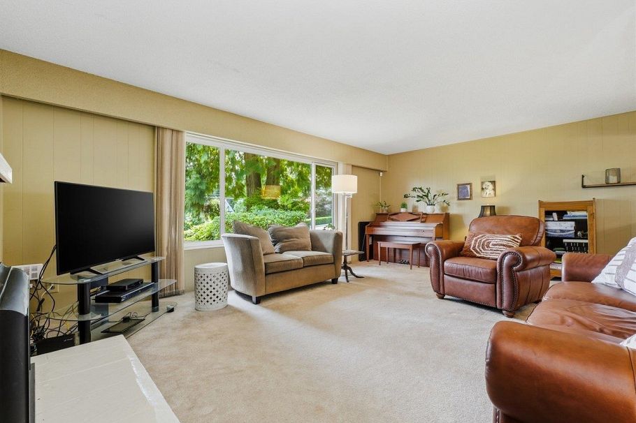 1380 Coleman Street North Vancouver, BC - 18