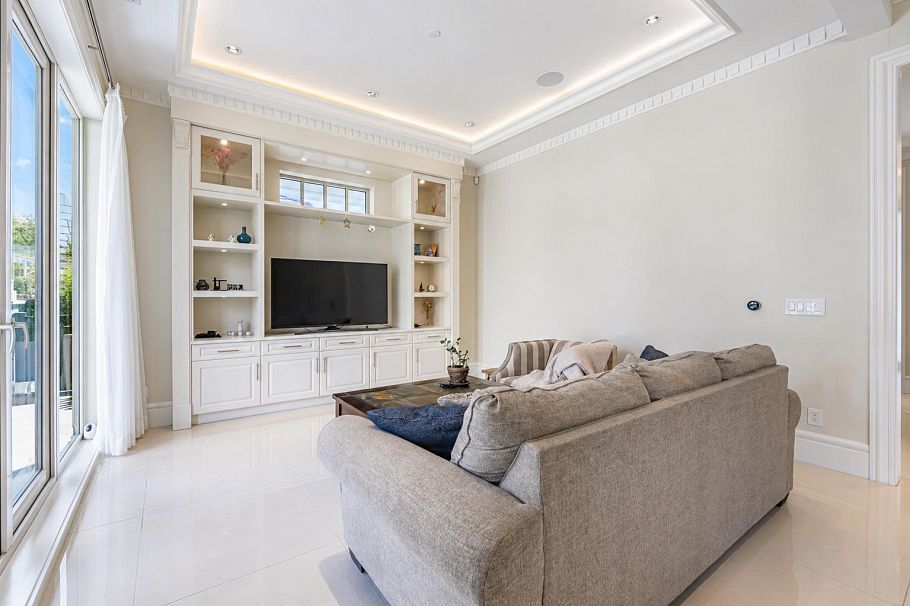 1379 W 46th Avenue Vancouver, BC - 12