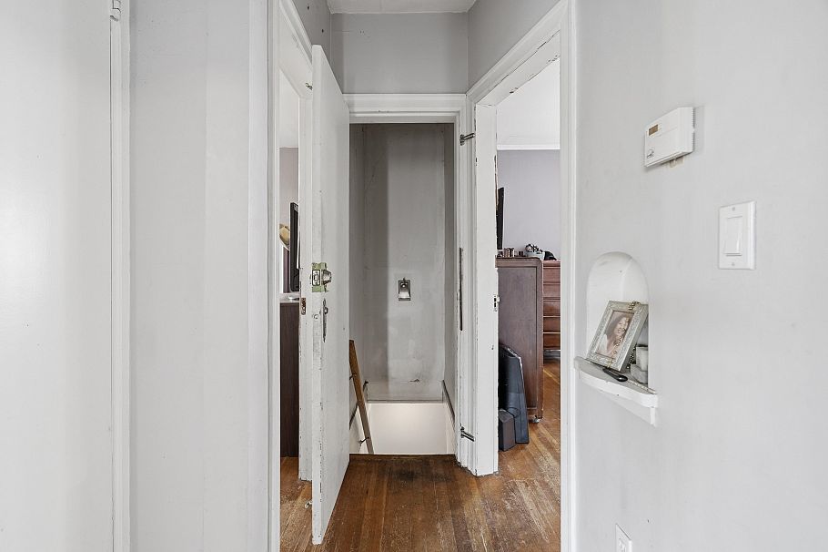 2349 E Pender Street Vancouver, BC - 22