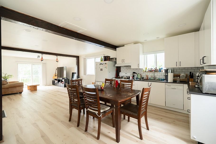 2066 E 23rd Avenue Vancouver, BC - 13