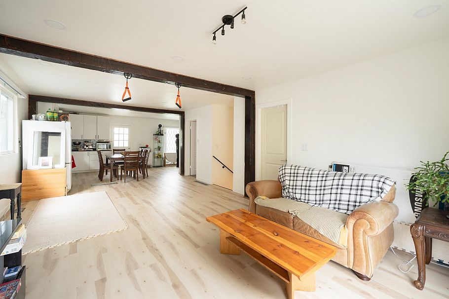 2066 E 23rd Avenue Vancouver, BC - 7