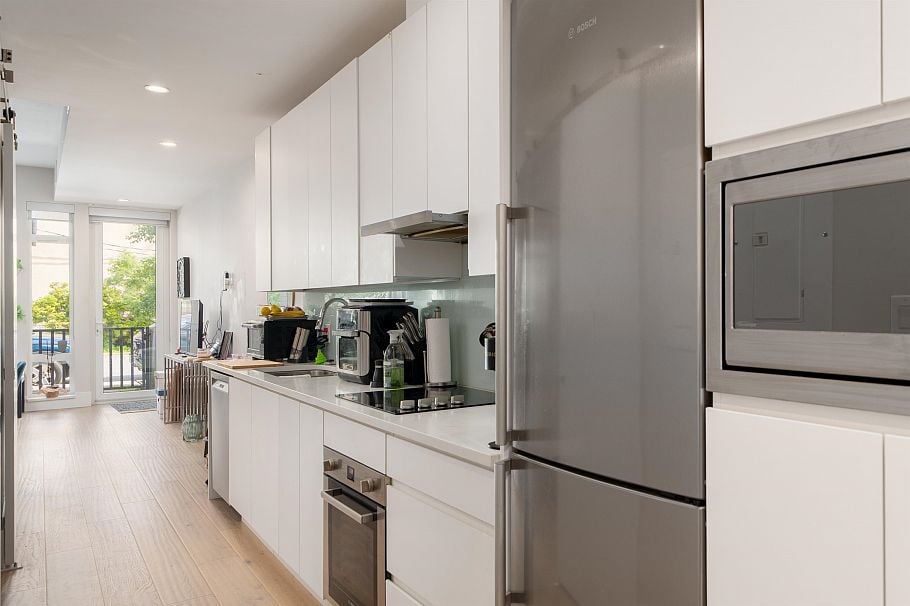 104 1591 Bowser Avenue North Vancouver, BC - 7